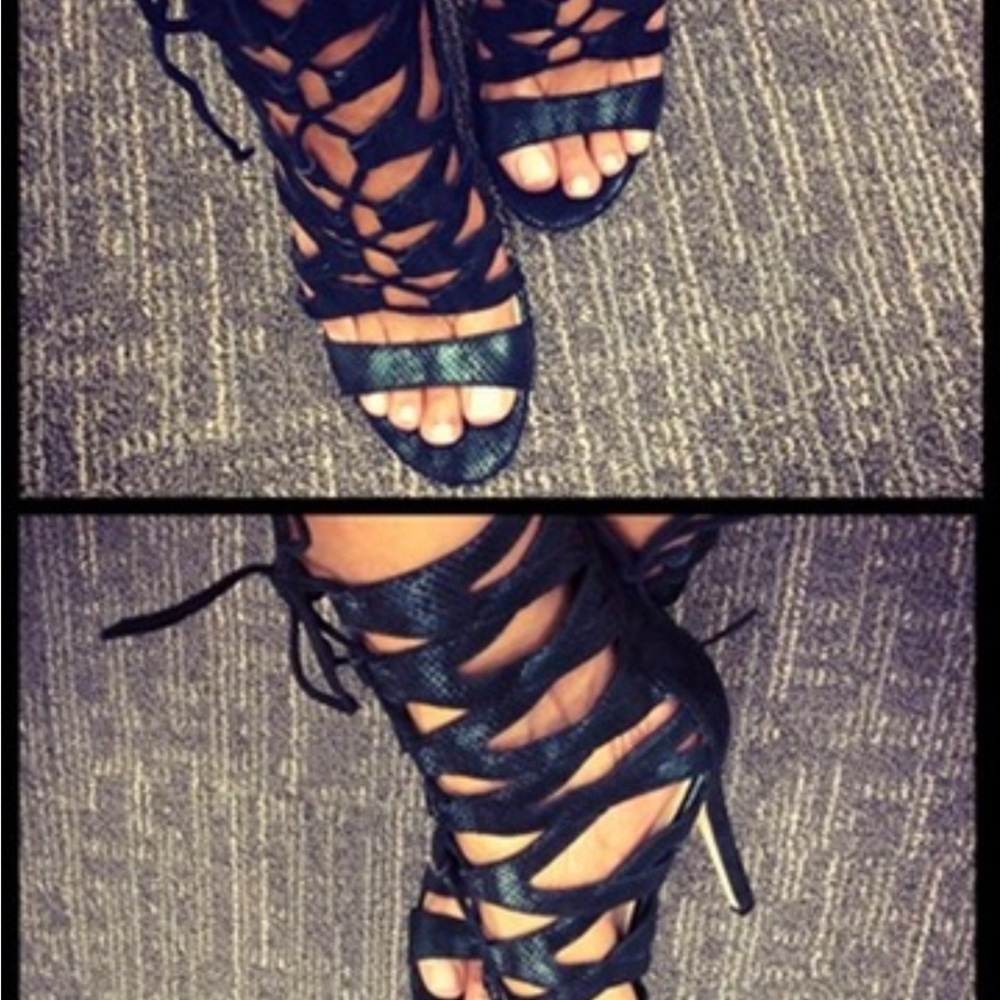 Elegant Evergreen/Black Strappy Heels by Via Spiga - Picture 2 of 12